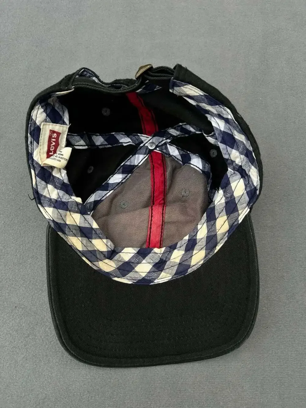 Levi's Black and Grey Batwing Logo Adjustable Baseball Hat Cap H203
